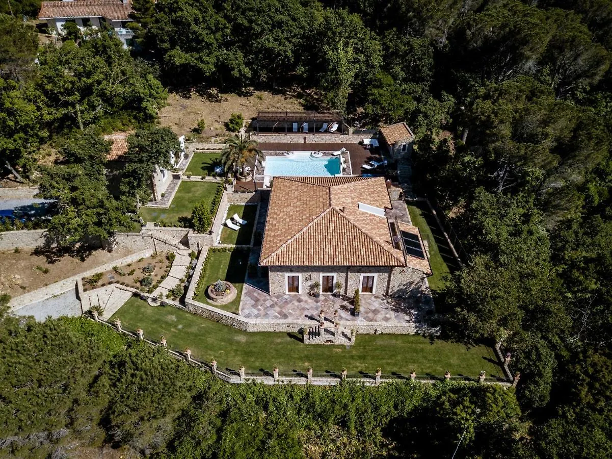 Donna Carolina Luxury Rooms Cefalù Italië