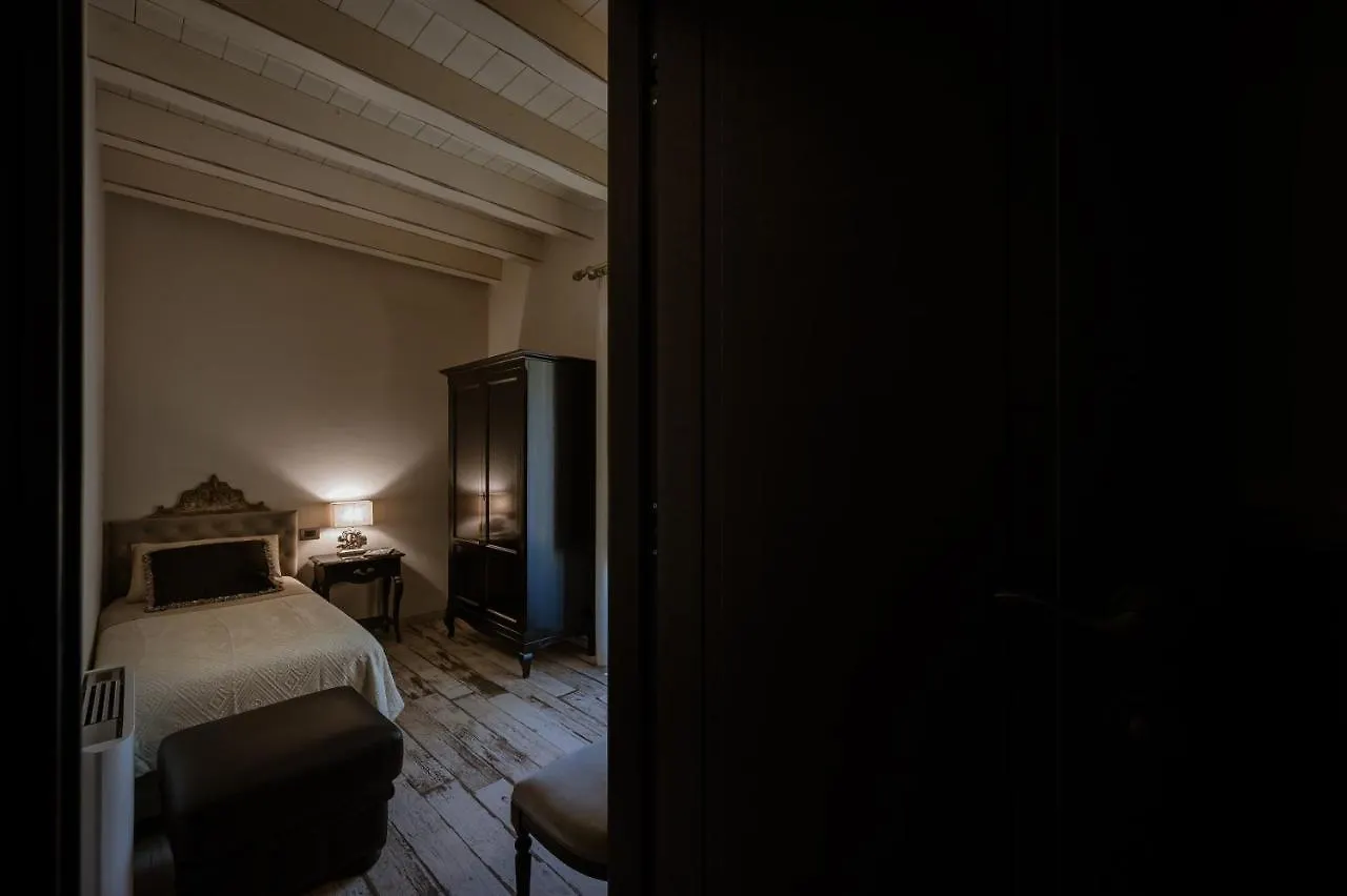 Donna Carolina Luxury Rooms Cefalu 0*,  Italy